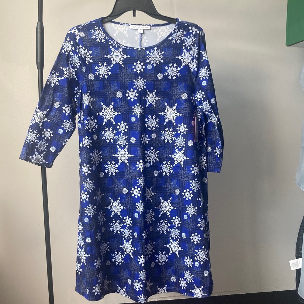 3/$15 Snowflake and plaid print 3/4 sleeve nightshirt nightgown size S - Picture 13 of 15
